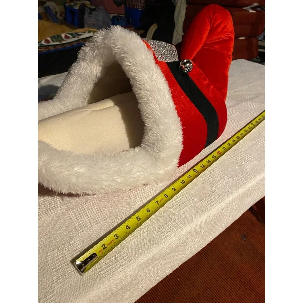 Pet BED~Santa Soft-Sided~Small Dog/Cat Bed~Holiday Elf Slipper
